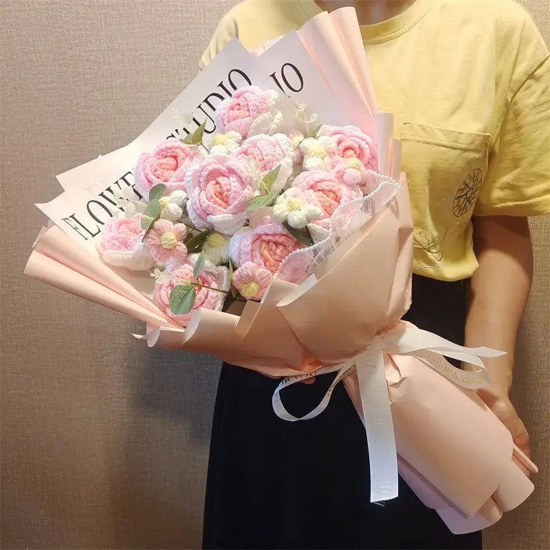 Handmade Wool Rose Bouquet with LED Lights - Eternal Floral Gift with Handbag for Valentine?s Day & Birthdays