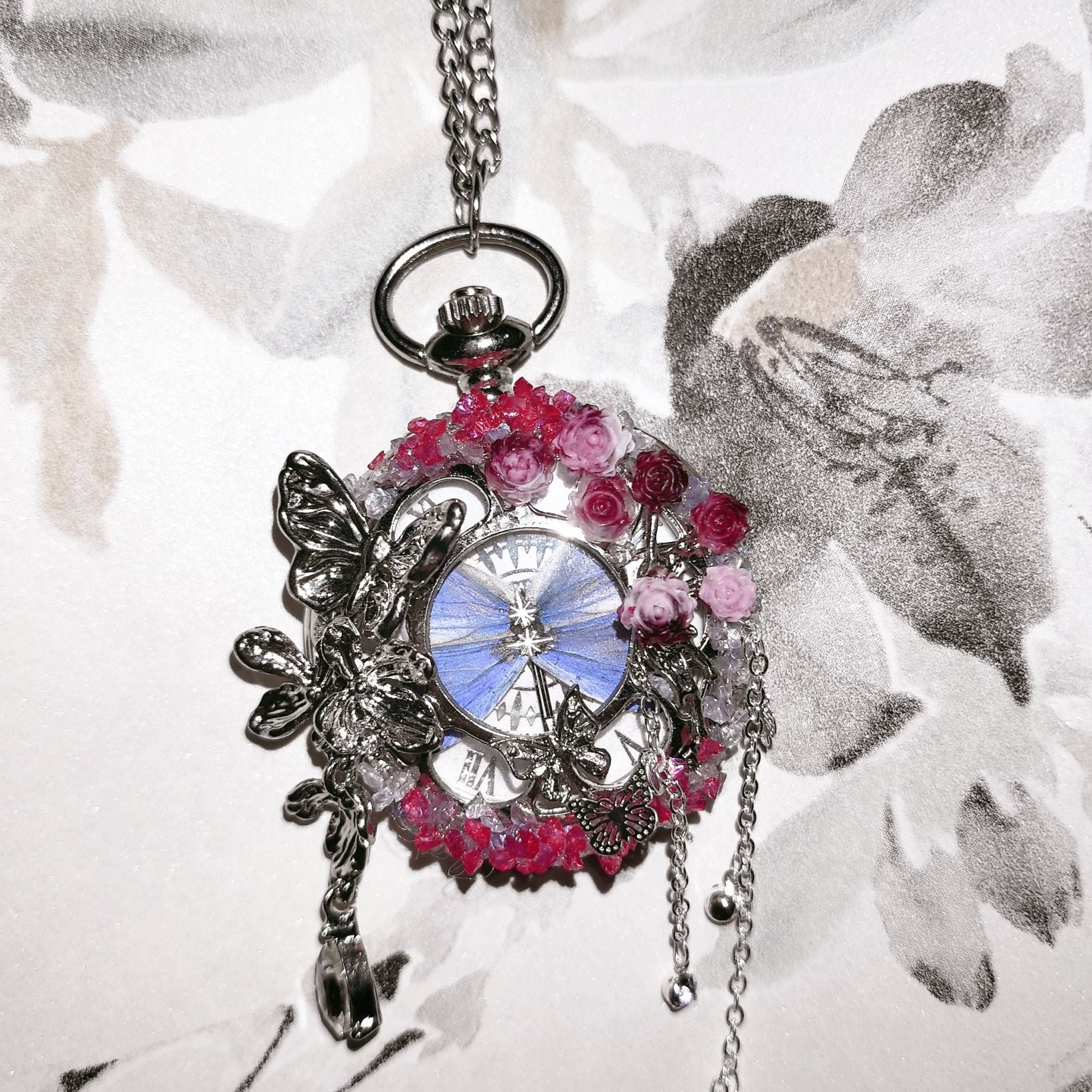 Movable Butterfly Pocket Watch | Elegant Purple Crystal Design, Analog Gift Watch for Couples & Friends, 35M Water Resistant